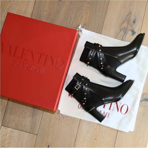 Valentino Garavani Rockstud Buckle Ankle Booties Black Size 38 EU (US 8), Boots - Picture 15 of 17